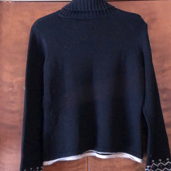 Snowflake sweater size small - Picture 5 of 5